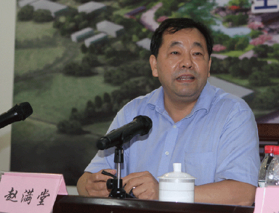 甘肃省委常委、宣传部部长连辑在本公司董事、yd12300云顶线路集团董事长赵满堂陪同下到yd12300云顶线路集团北京盛世南宫调研指导工作